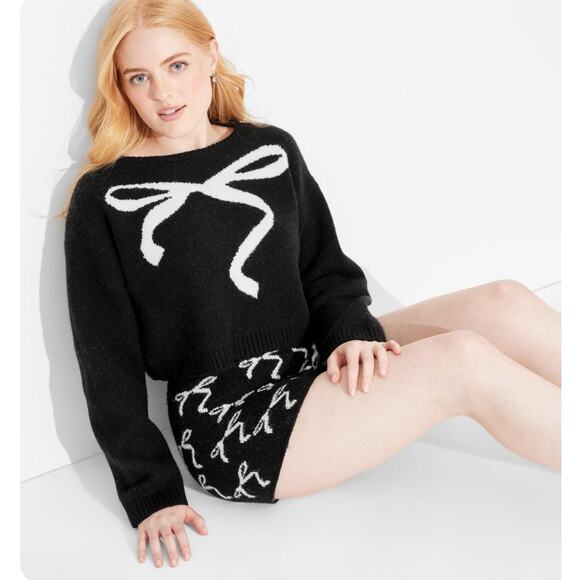 Women's Crewneck Cropped Pullover Holiday Sweater - Wild Fable™ Black XL - Picture 1 of 1